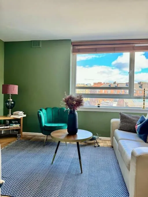 Image 5 of Two bedroom maisonette in the heart of the West End