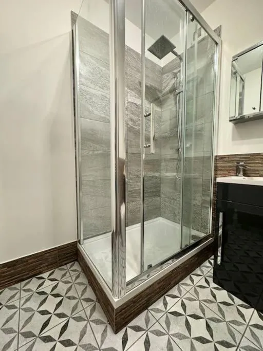 Image 4 of Two bedroom maisonette in the heart of the West End