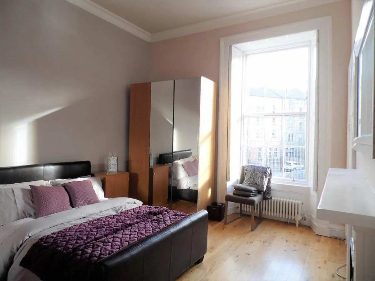 Image 6 of WEST END – Stunning, spacious, 3 bedroom, main door flat with private parking