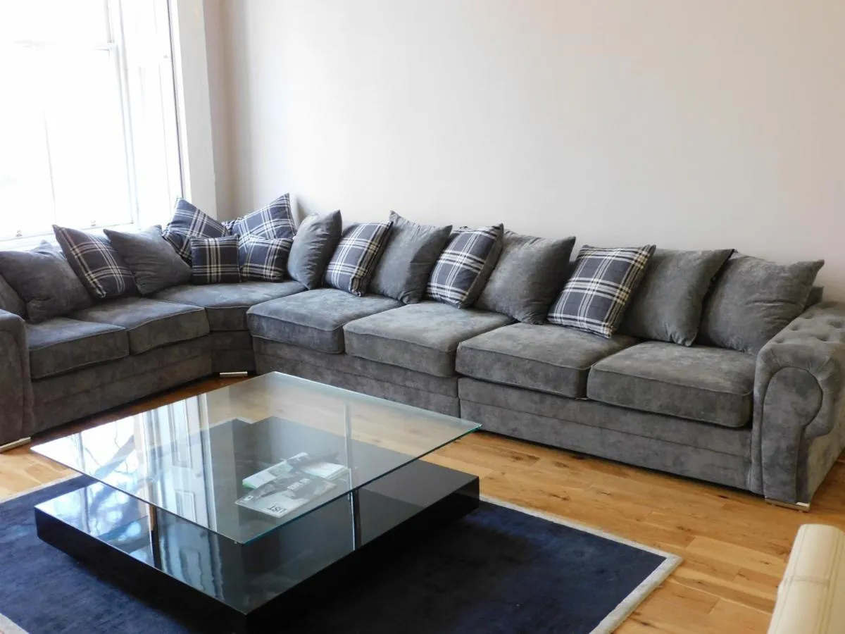 Image 2 of WEST END – Stunning, spacious, 3 bedroom, main door flat with private parking