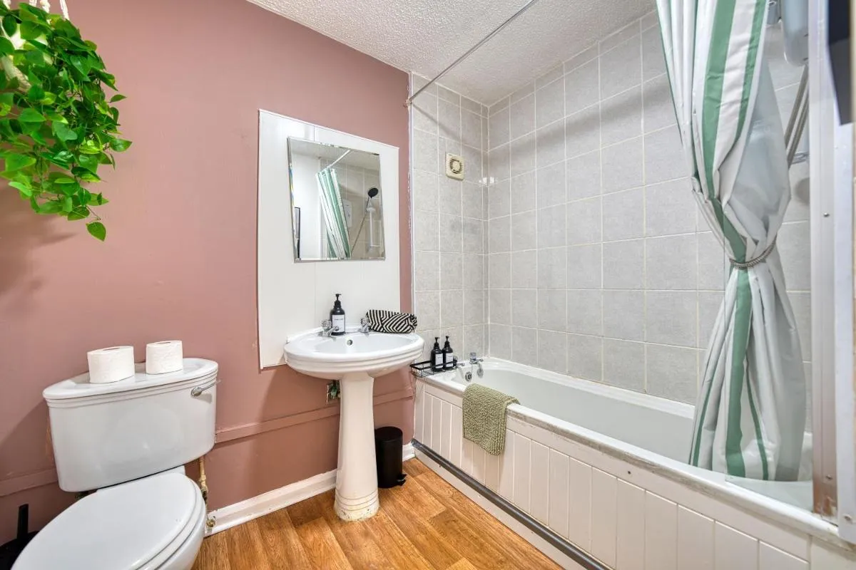 Image 2 of 2BR City Flat Walk to Buchanan Hydro with Parking