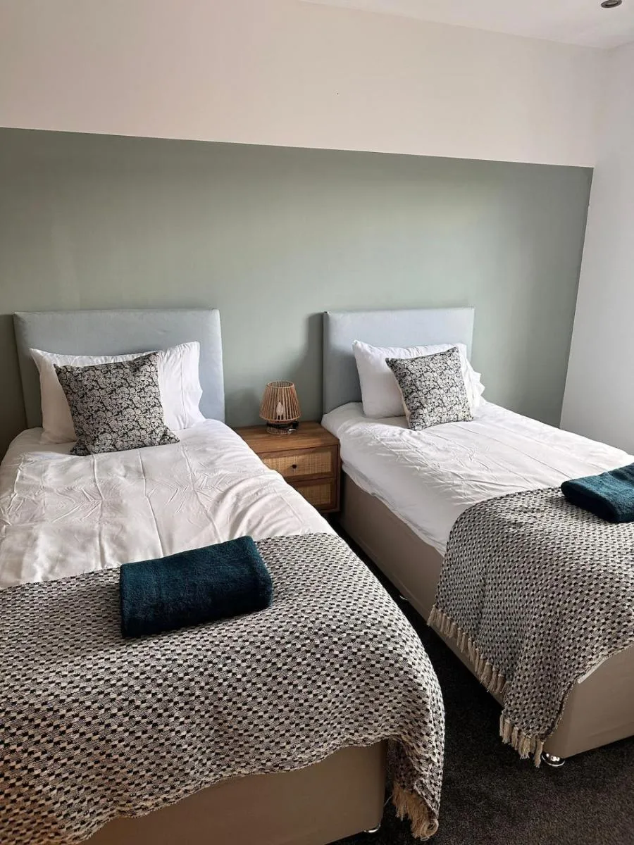 Image 2 of 2BR Flat Free Parking Near Glasgow Green