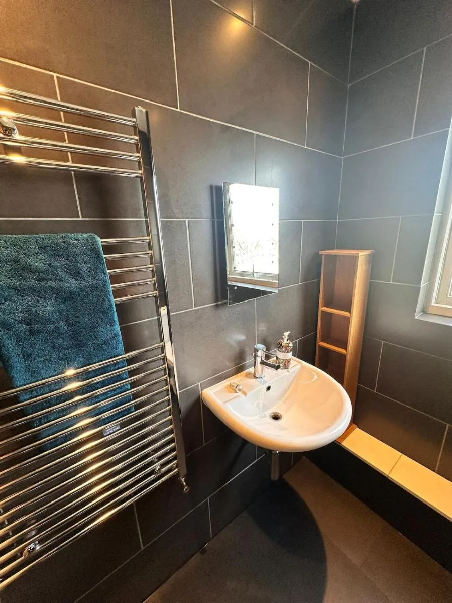 Image 5 of 2BR Flat Free Parking Near Glasgow Green