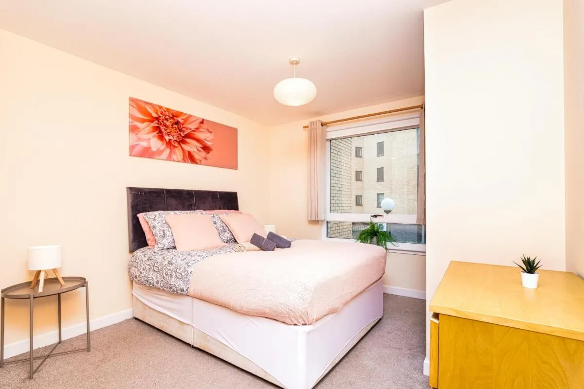 Image 1 of 2Bed Apartment-City Centre