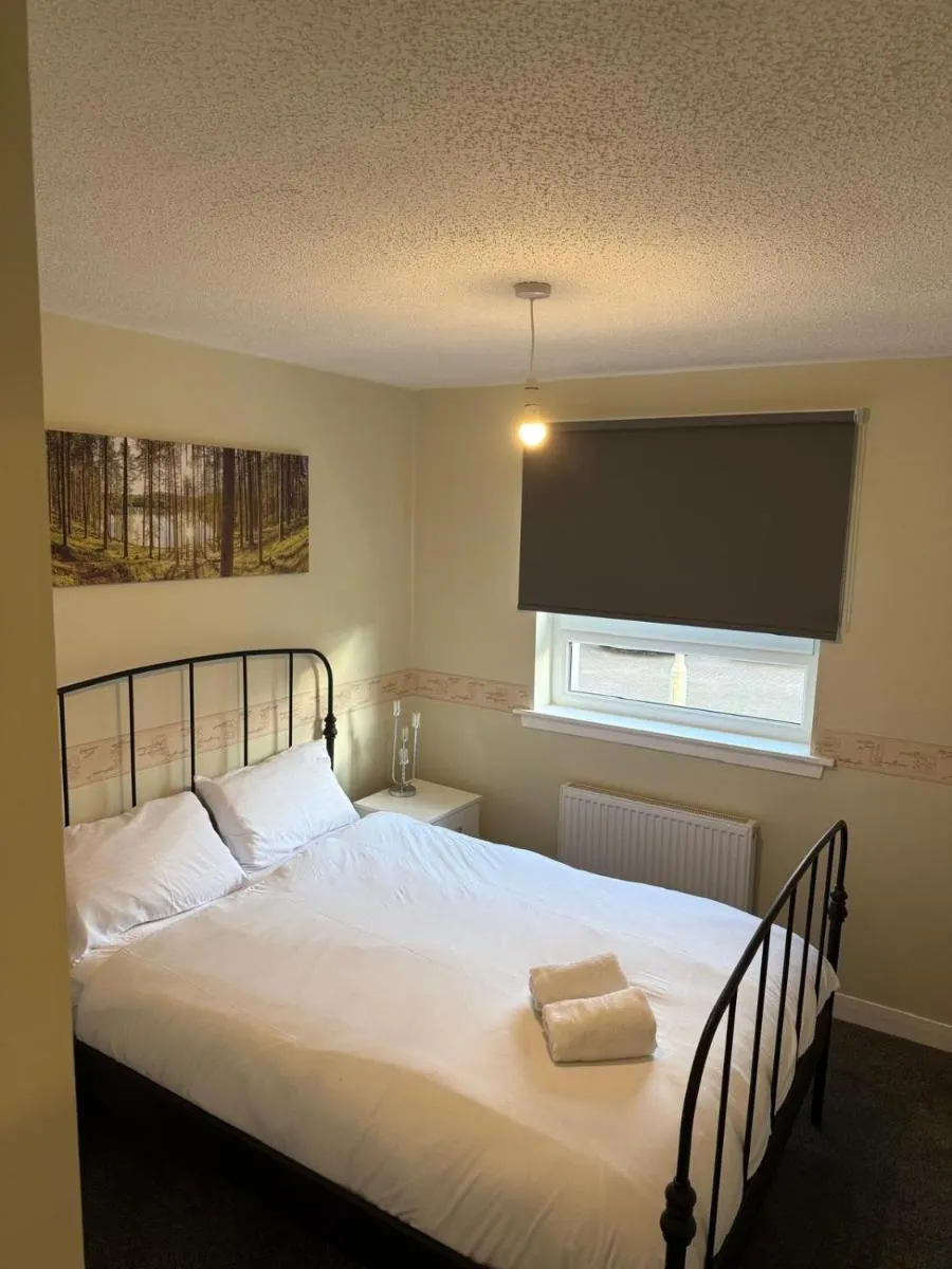 Image 2 of 2-Bed City Apartment by Glasgow Green