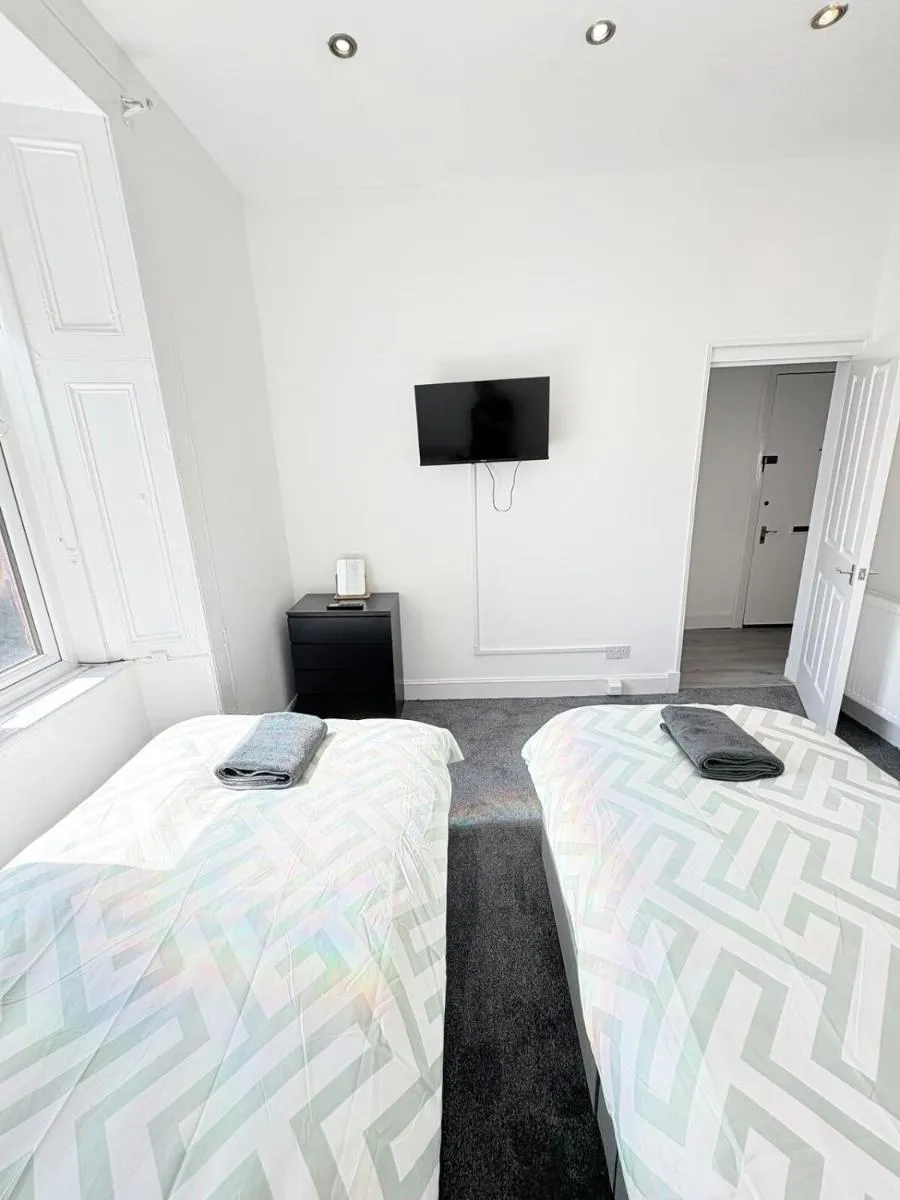 Image 4 of 2Bed Gla Green, Walk Dist City Centre