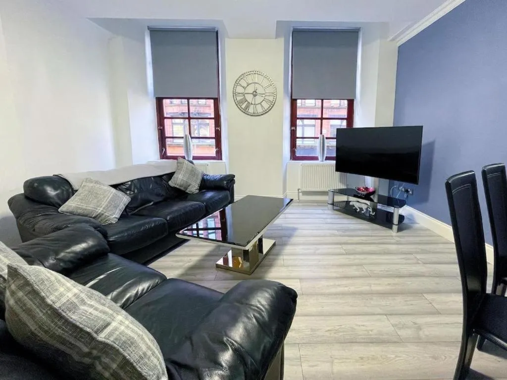 Image 4 of 2 Bed apartment in city centre!