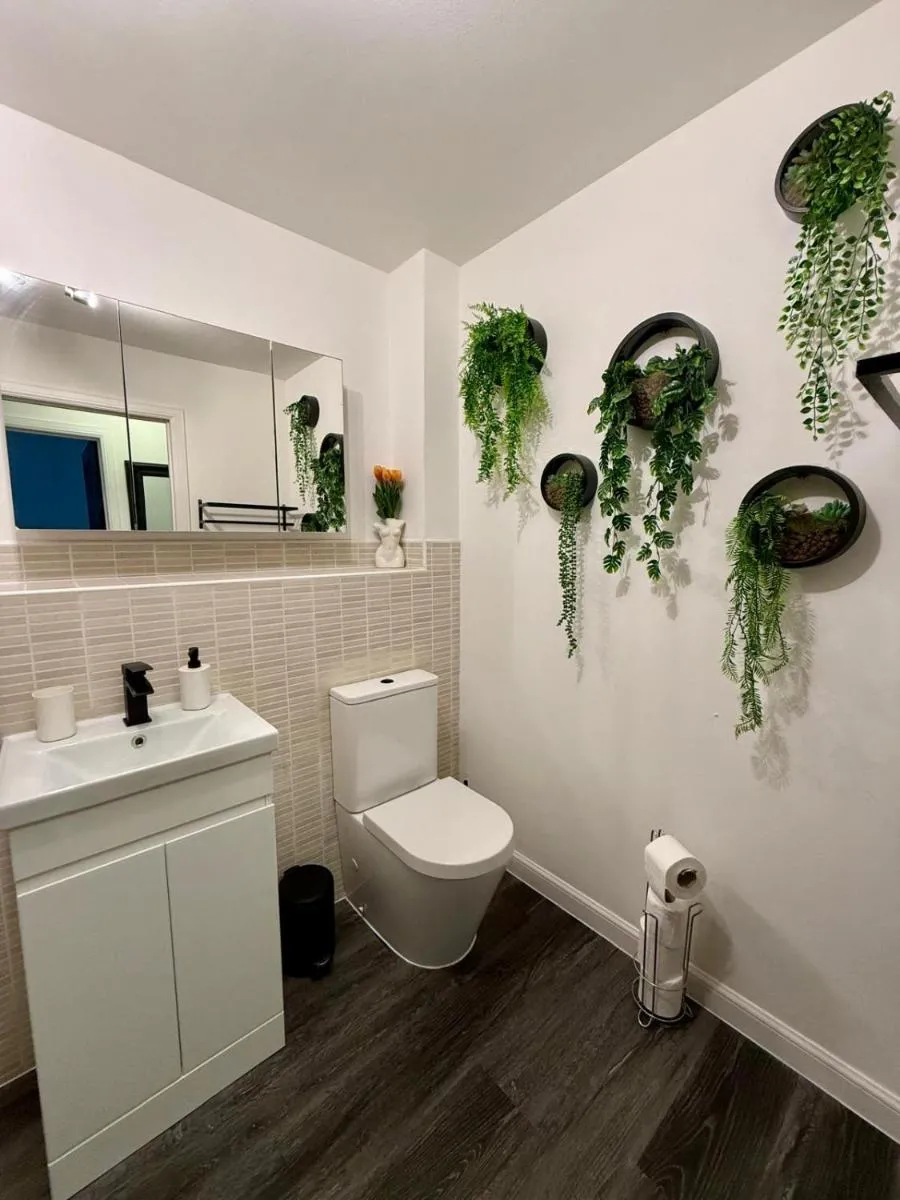 Image 2 of 2 Bedroom Apartment near Glasgow City Centre, Celtic Park and Emirates Arena