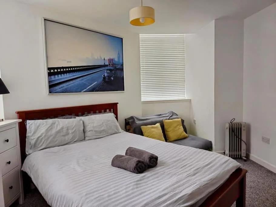Image 1 of 2 Bedroom Modern stylish Apt in Glasgow City Centre