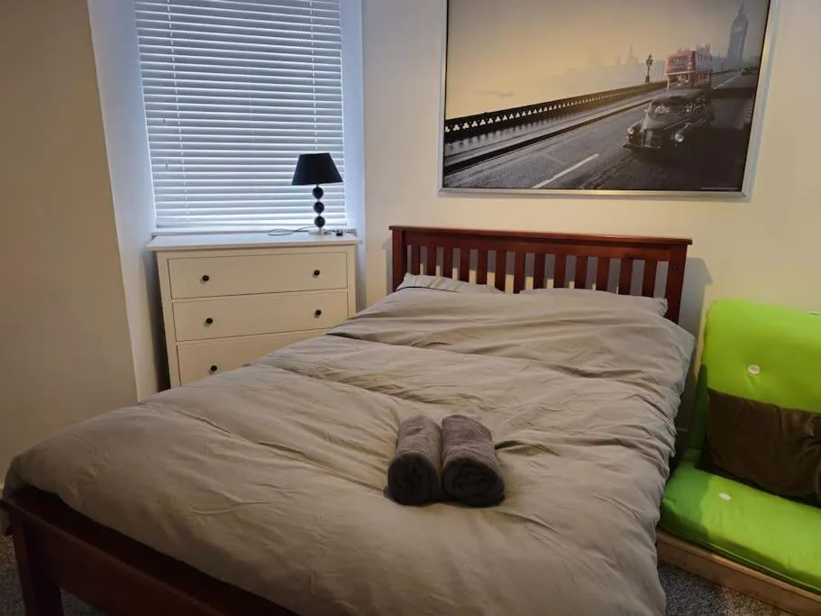 Image 3 of 2 Bedroom Modern stylish Apt in Glasgow City Centre