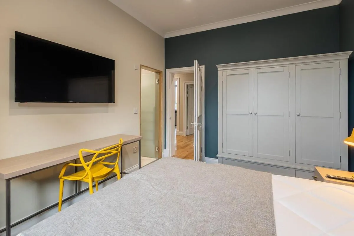 Image 4 of 3BR Gem West End Walk to Glasgow Uni Parking