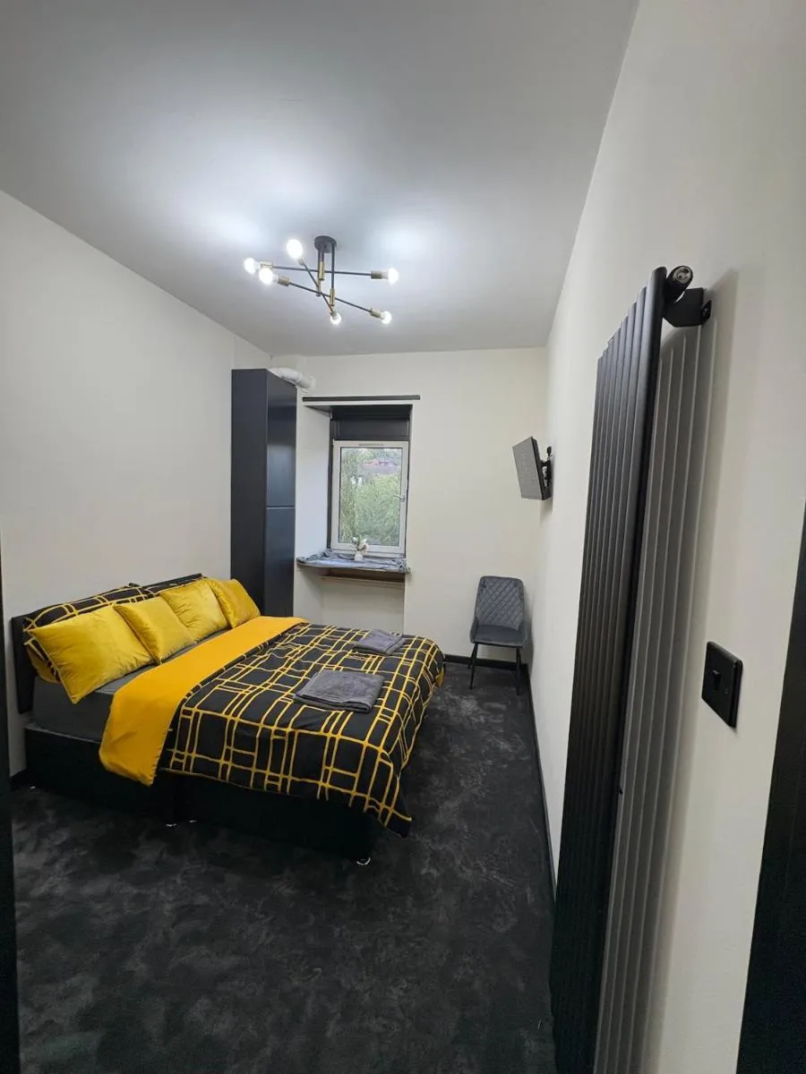 Image 6 of 3BR West End Flat w Free Parking