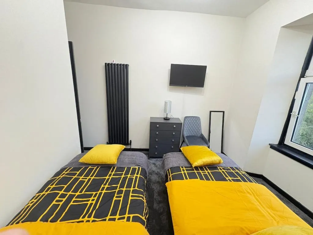 Image of 3BR West End Flat w Free Parking