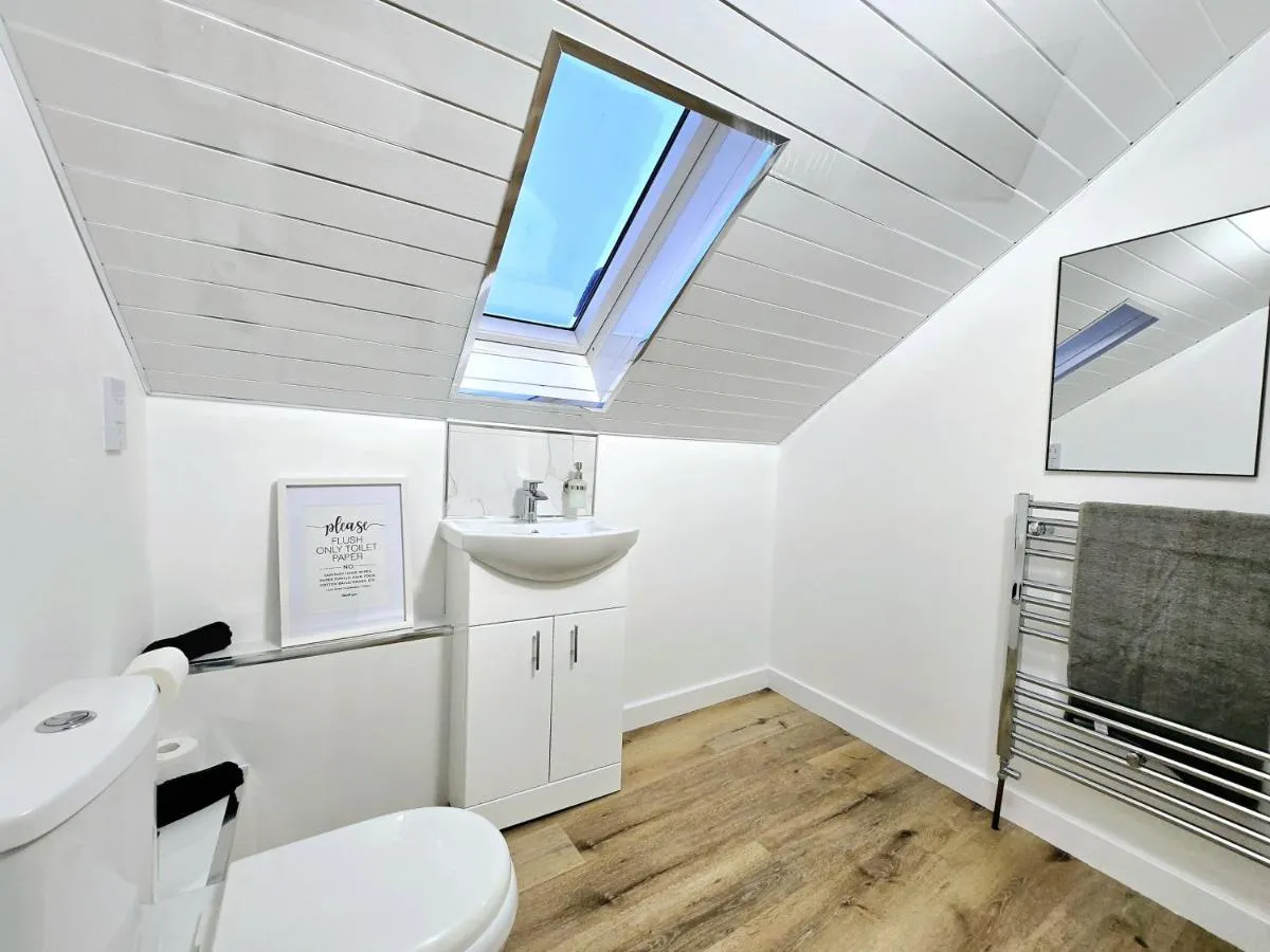 Image 2 of 3-Bed Home in Glasgow