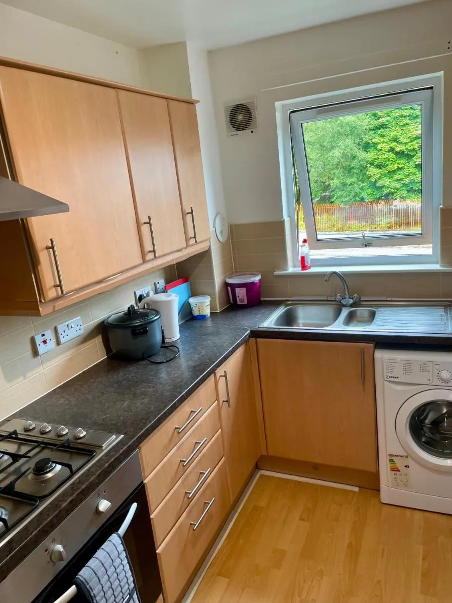 Image 5 of 3 beds in a 2 bedroom COSY apartment located close to city centre Glasgow