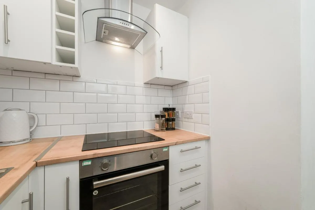 Image 3 of 4 Beds – City Gateway Getaway