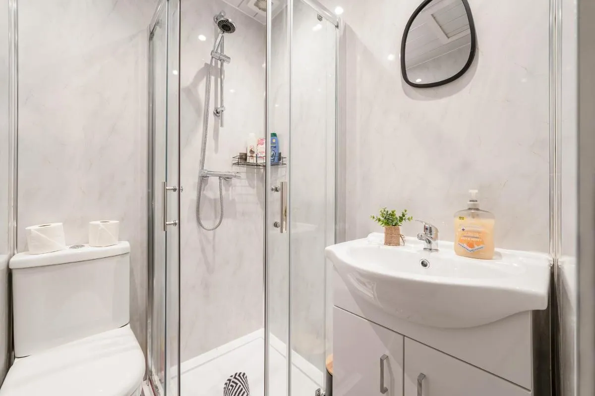 Image 2 of 4 Beds – City Gateway Getaway