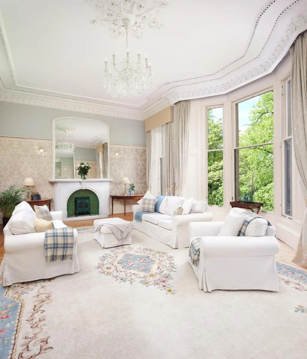 Image 4 of 7 Crown Gardens Glasgow