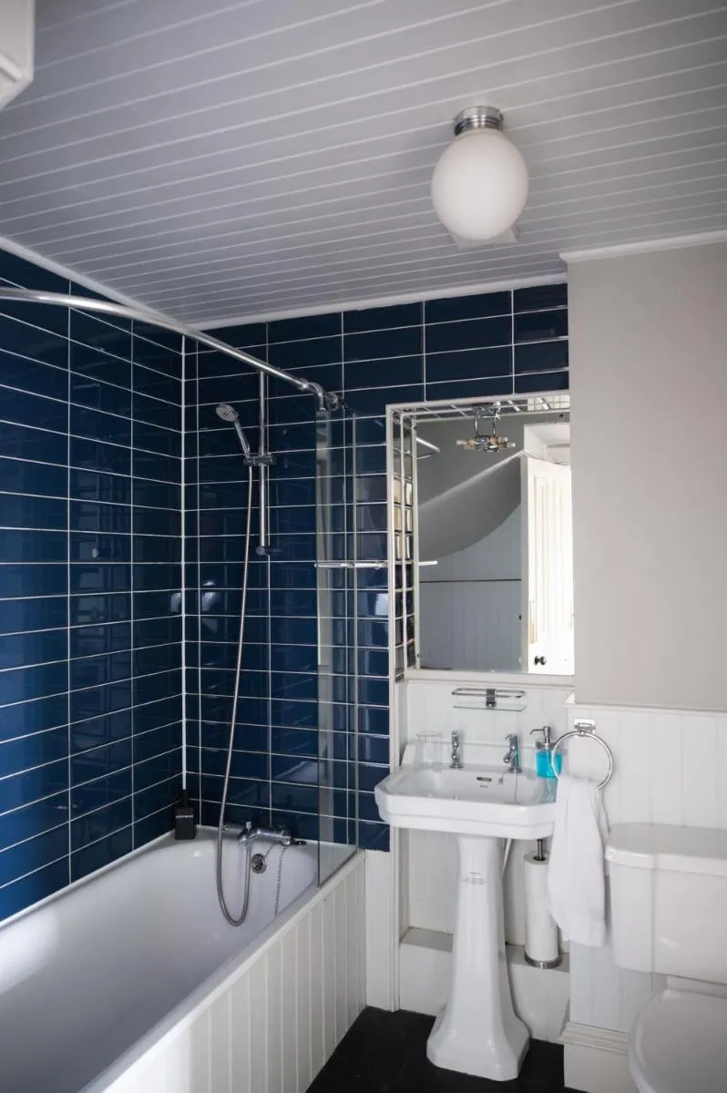 Image 6 of 7 Crown Gardens Glasgow