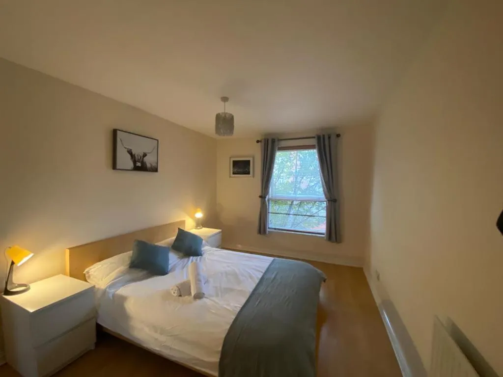 Image 1 of Apartment in Heart of West End- Parking Space- Spacious- Near Glasgow University and Kelvingrove Art Gallery