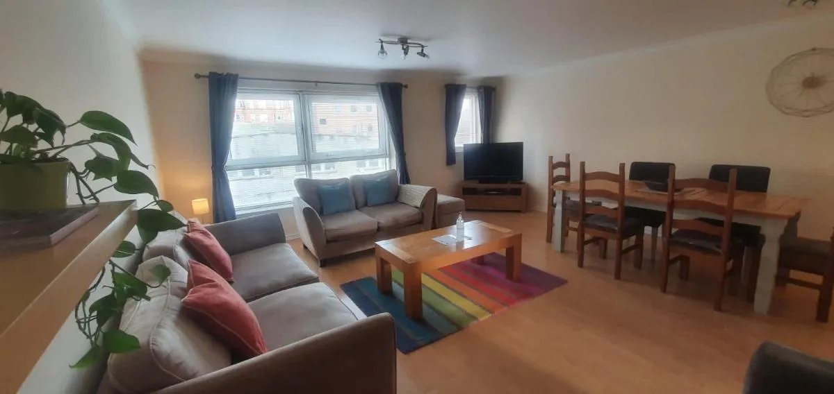 Image 4 of Apartment in Heart of West End- Parking Space- Spacious- Near Glasgow University and Kelvingrove Art Gallery