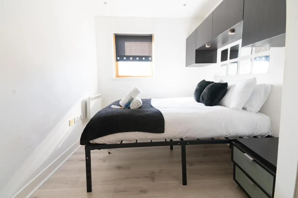 Image 5 of Argyle Apartment