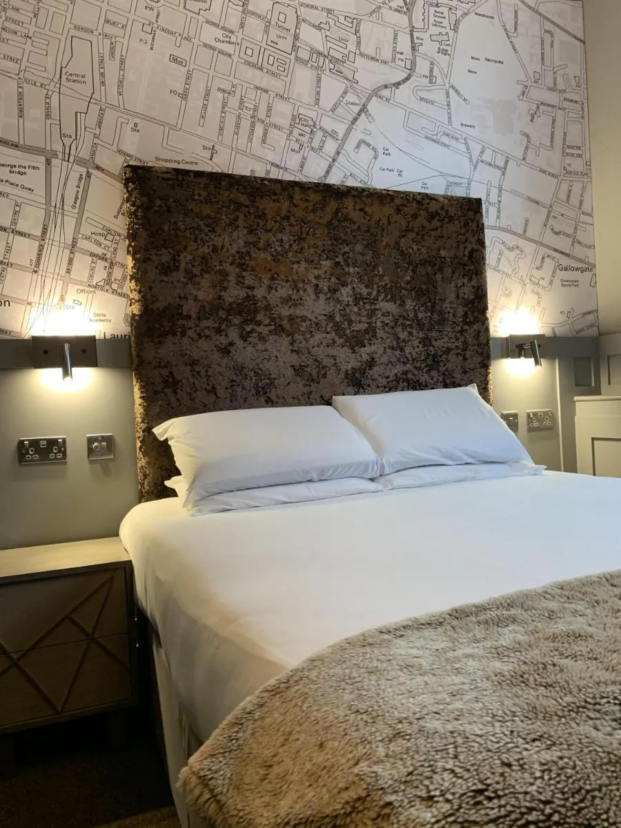 Image 5 of Babbity Bowsters