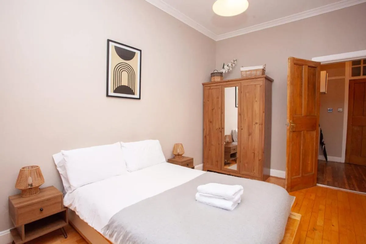 Image 1 of Beautiful 2 Bed Apartment Rose St