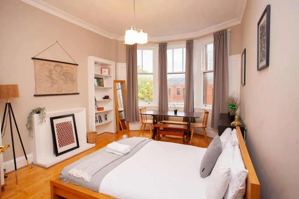 Image of Beautiful 2 Bed Apartment Rose St