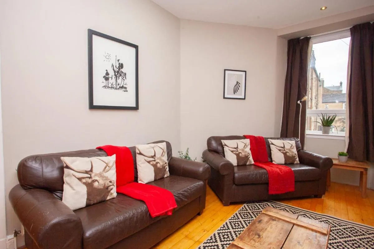 Image 4 of Beautiful 2 Bed Apartment Rose St