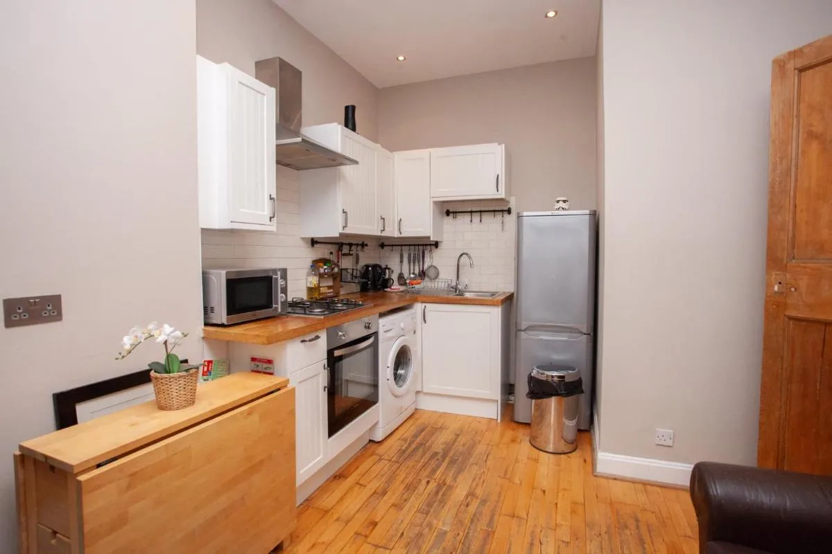 Image 6 of Beautiful 2 Bed Apartment Rose St