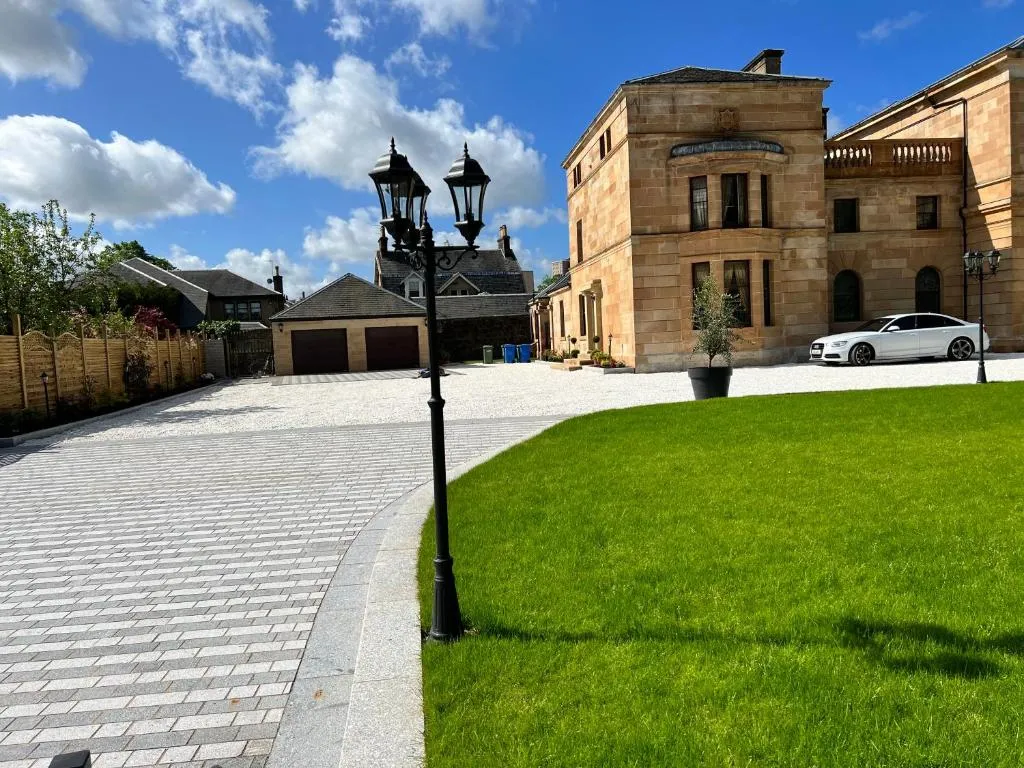 Image of Beautiful 4-Bed Villa in Glasgow