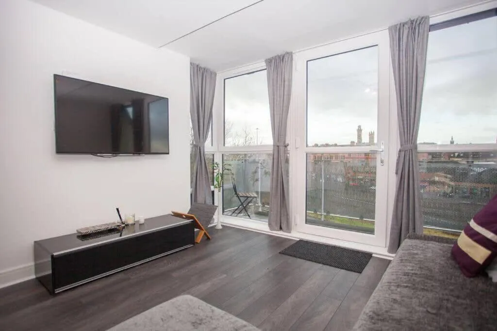 Image 4 of Beautiful Flat with Panoramic Views over the City
