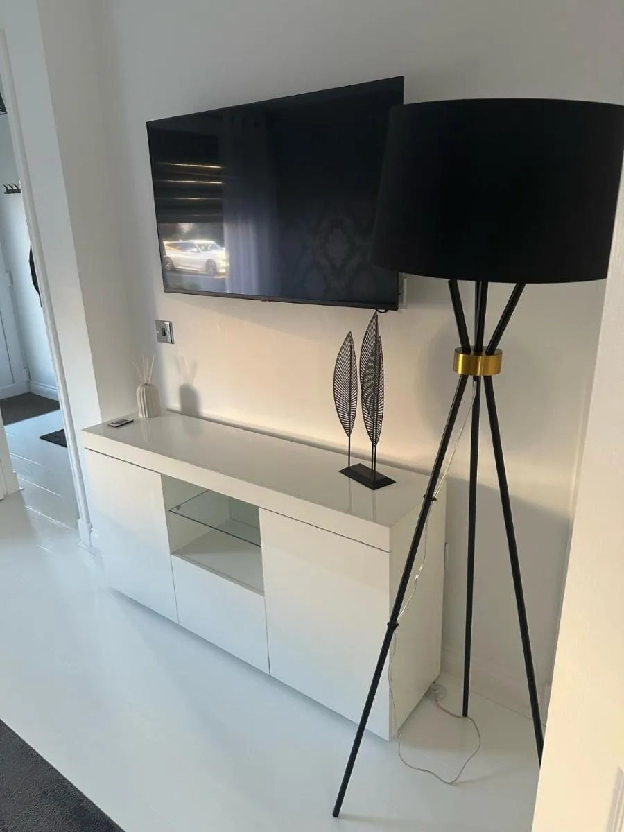 Image 4 of Black Daisy