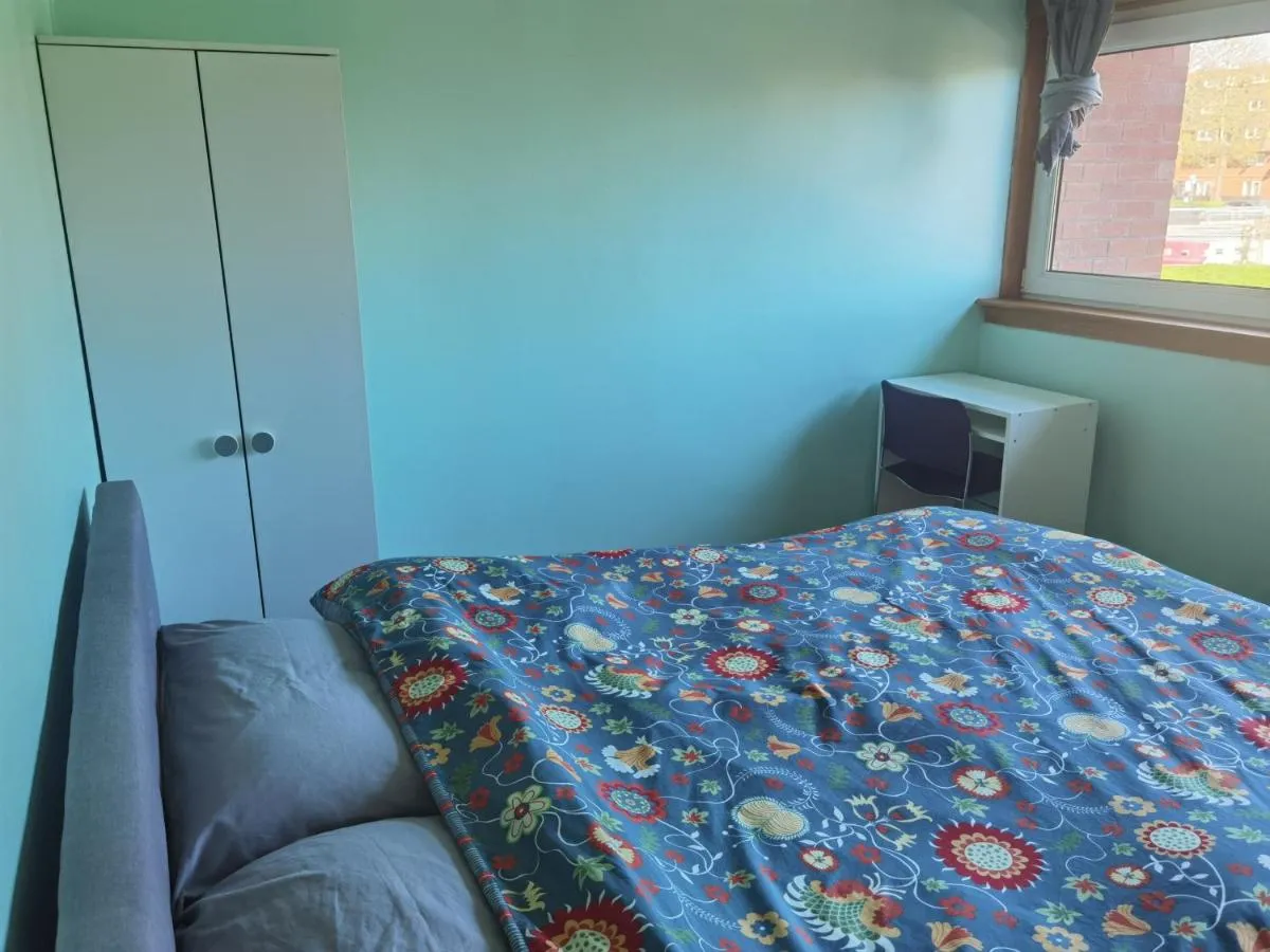 Image 2 of Braid room free parking