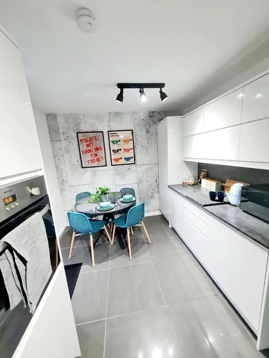 Image 5 of Bright 3BR walking distance to town – FREE parking