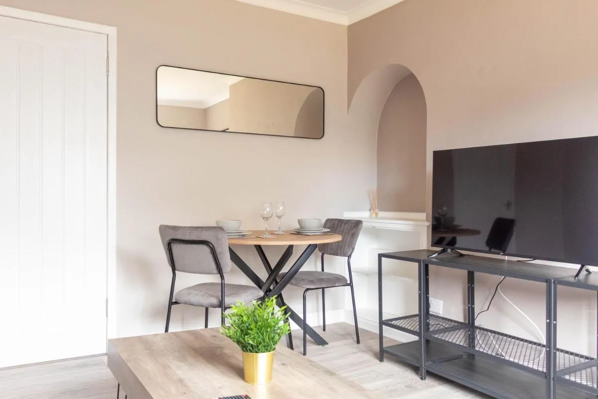 Image 3 of Campsie View