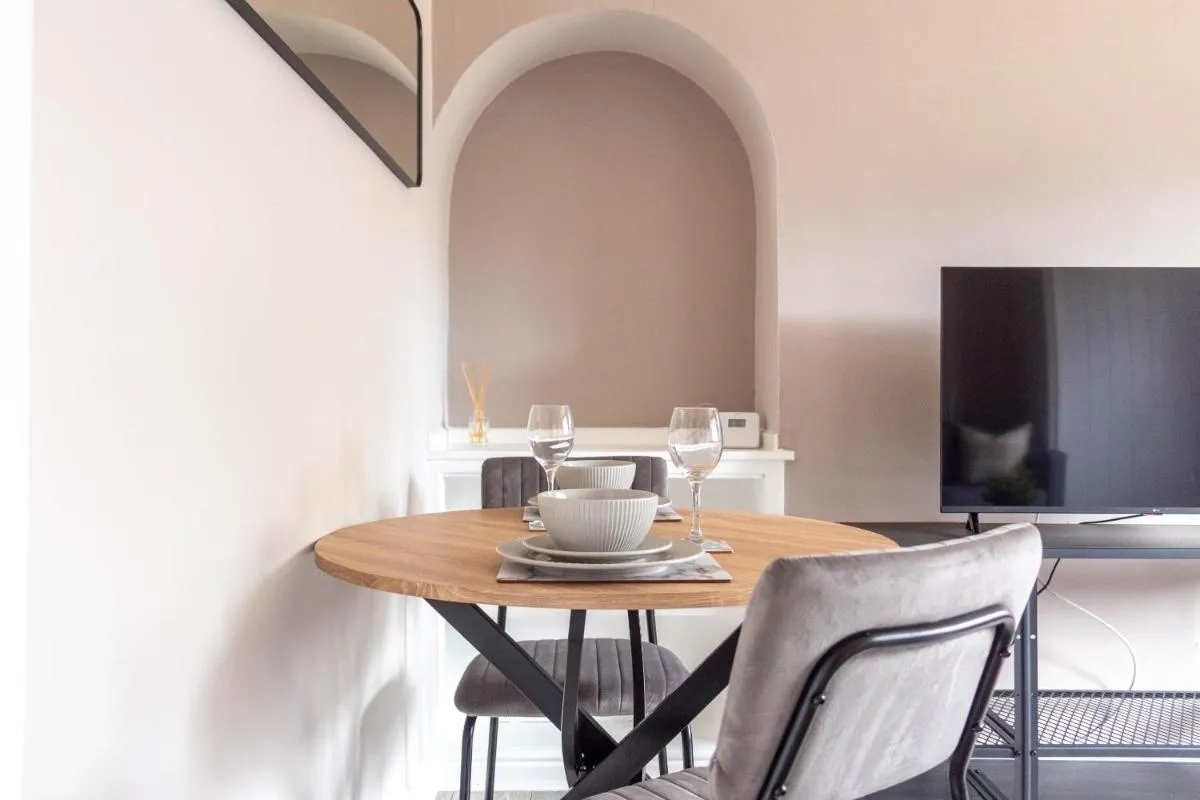 Image 2 of Campsie View