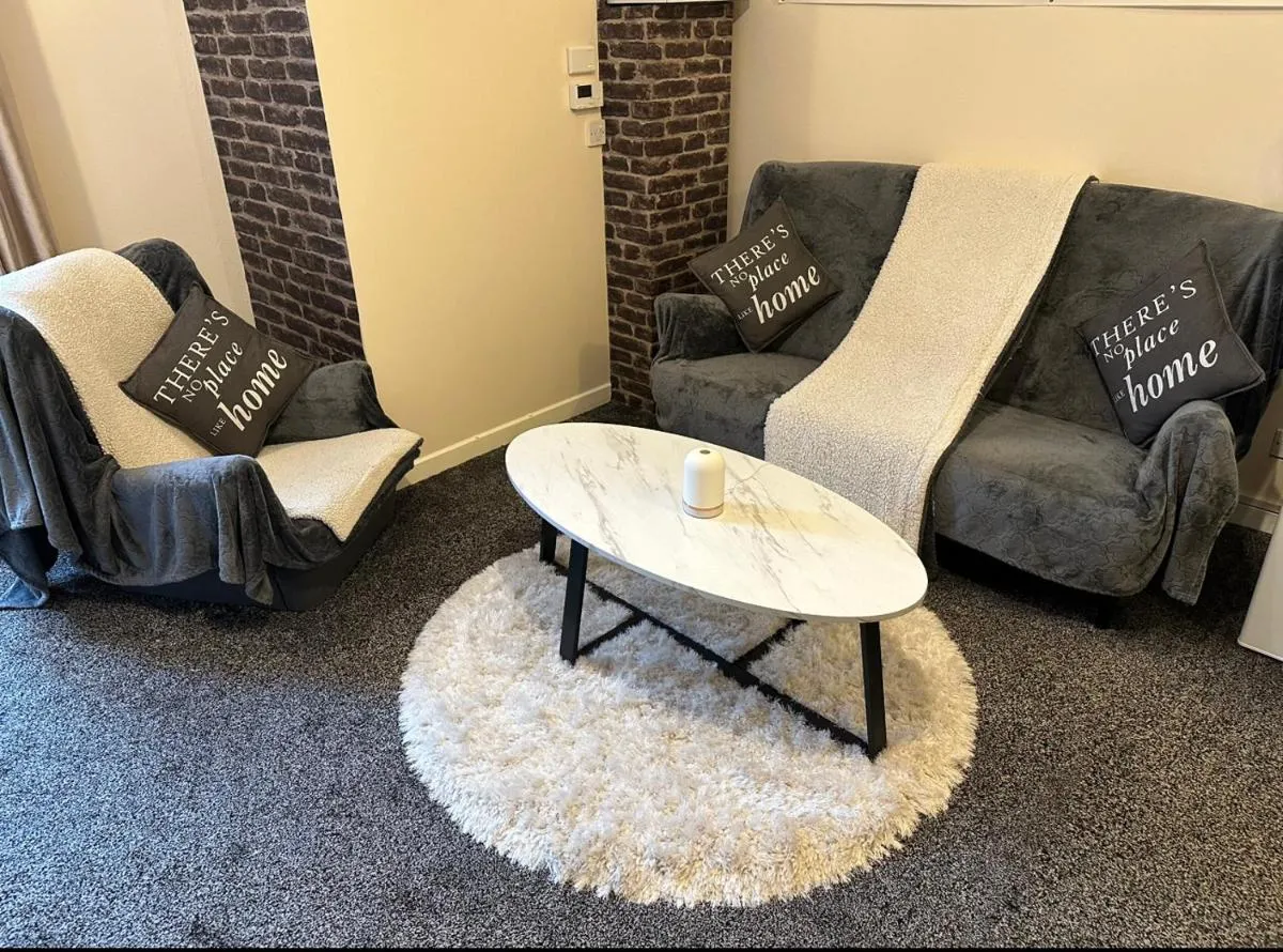 Image 2 of Central Glasgow Apartment – Sleeps 2 & Kitchen