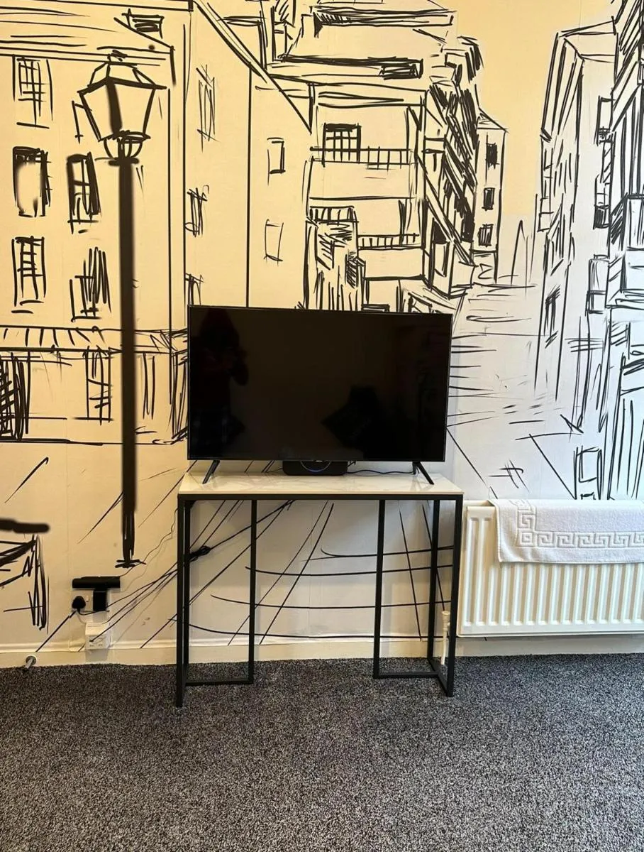 Image 6 of Central Glasgow Apartment – Sleeps 2 & Kitchen