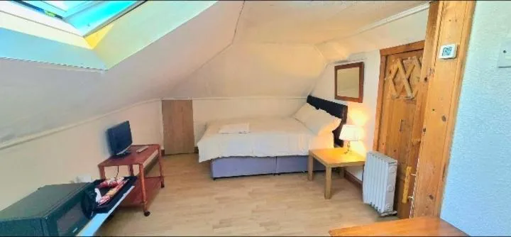 Image 1 of Central Glasgow House