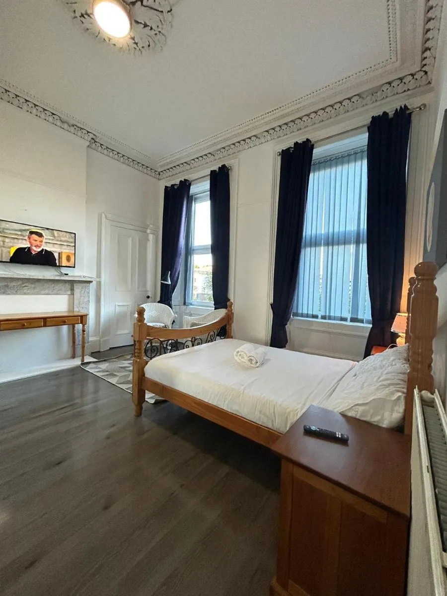 Image 3 of Central Studio