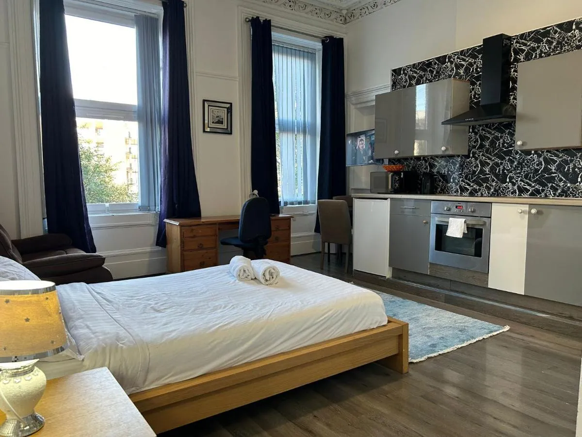 Image 2 of Central Studio