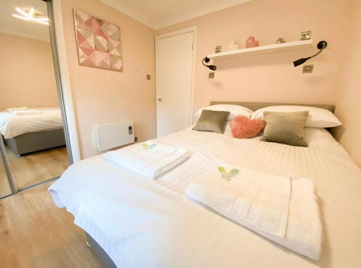 Image 4 of Central two bedroom, Free private parking