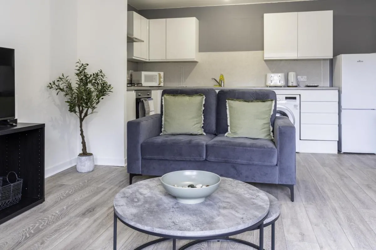 Image 3 of Charlotte Apartment