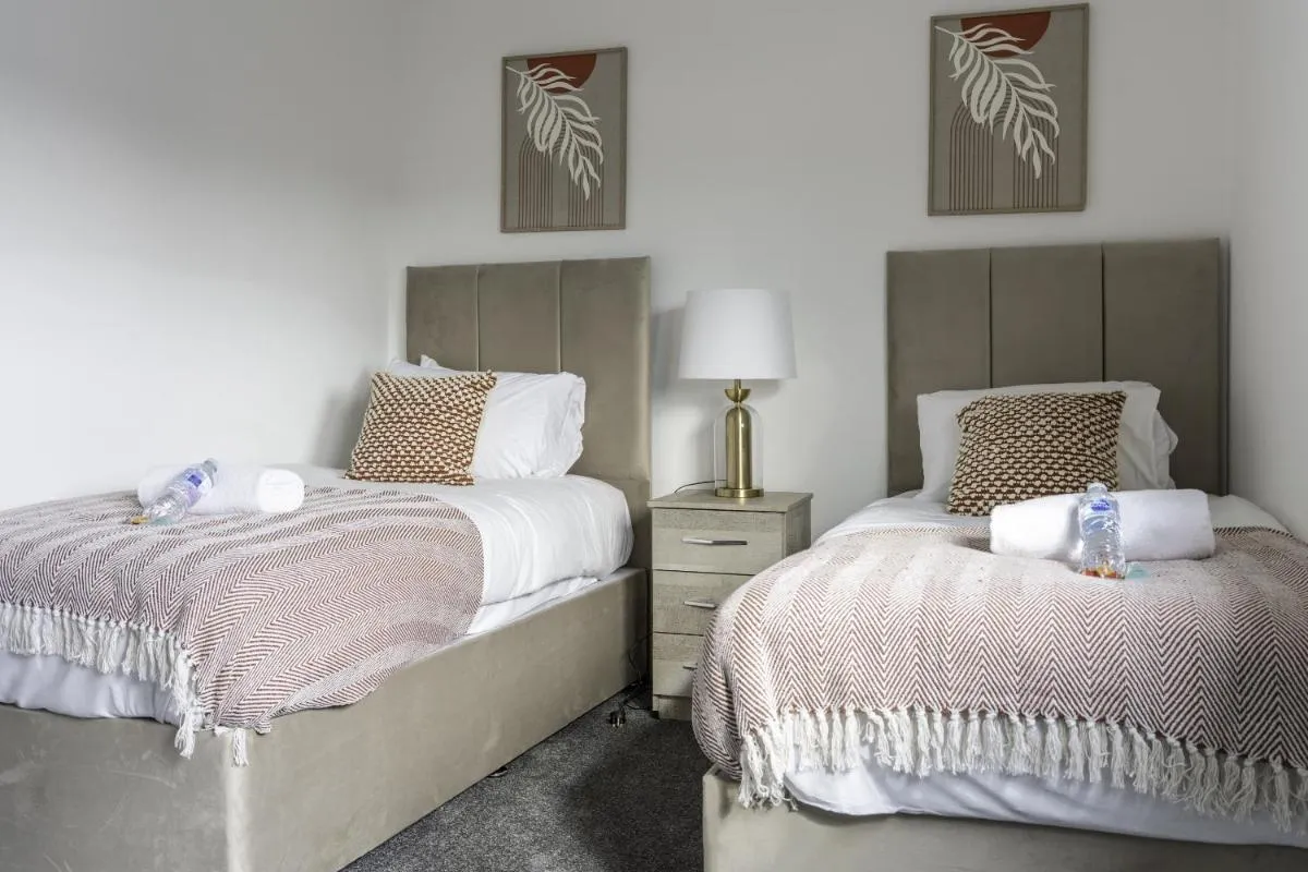 Image 6 of Charlotte Apartment