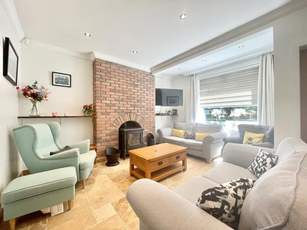 Image of Clyde Villa