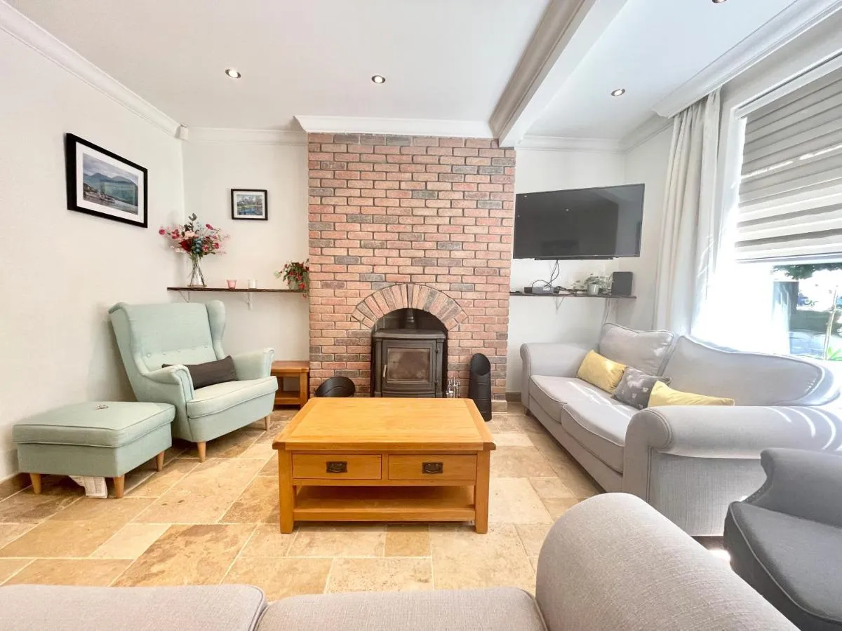 Image 4 of Clyde Villa