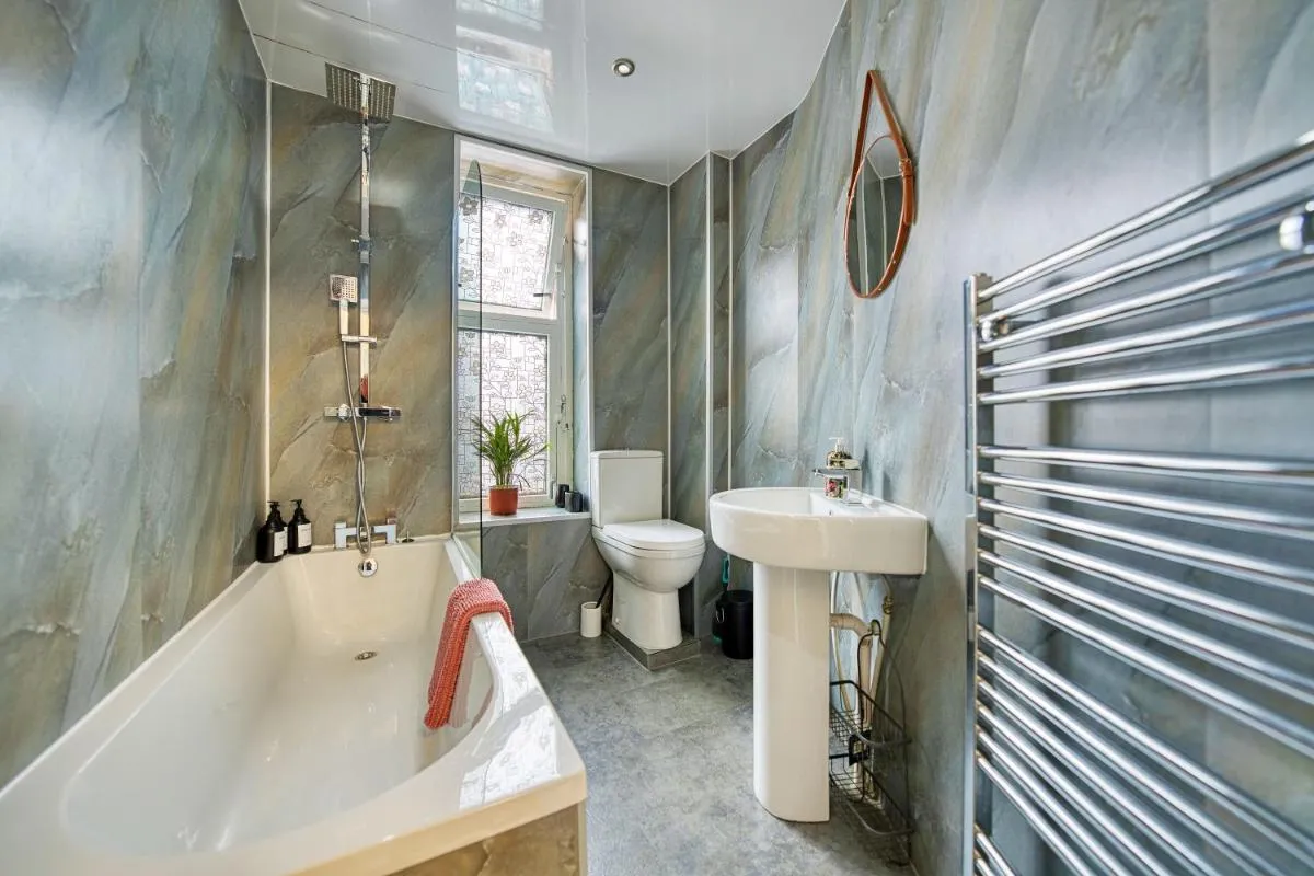 Image 2 of Comfortable 2BR Apartment with Free Parking