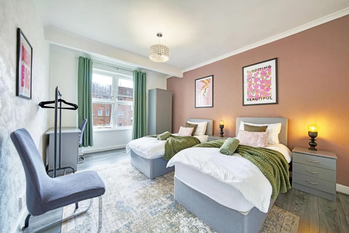 Image 5 of Comfortable 2BR Apartment with Free Parking